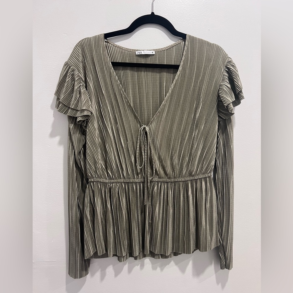 2/$30 Zara crinkle peplum style top